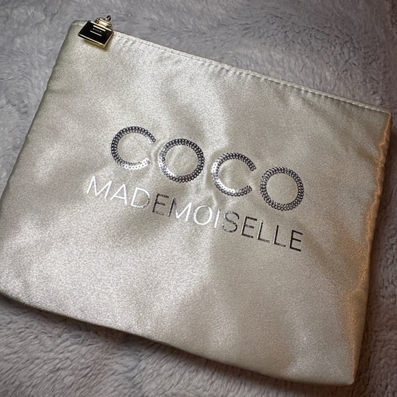NEW CHANEL Coco Mademoiselle Bag Pouch Gold Charm Bottle Zipper Sequin Logo - Picture 3 of 7
